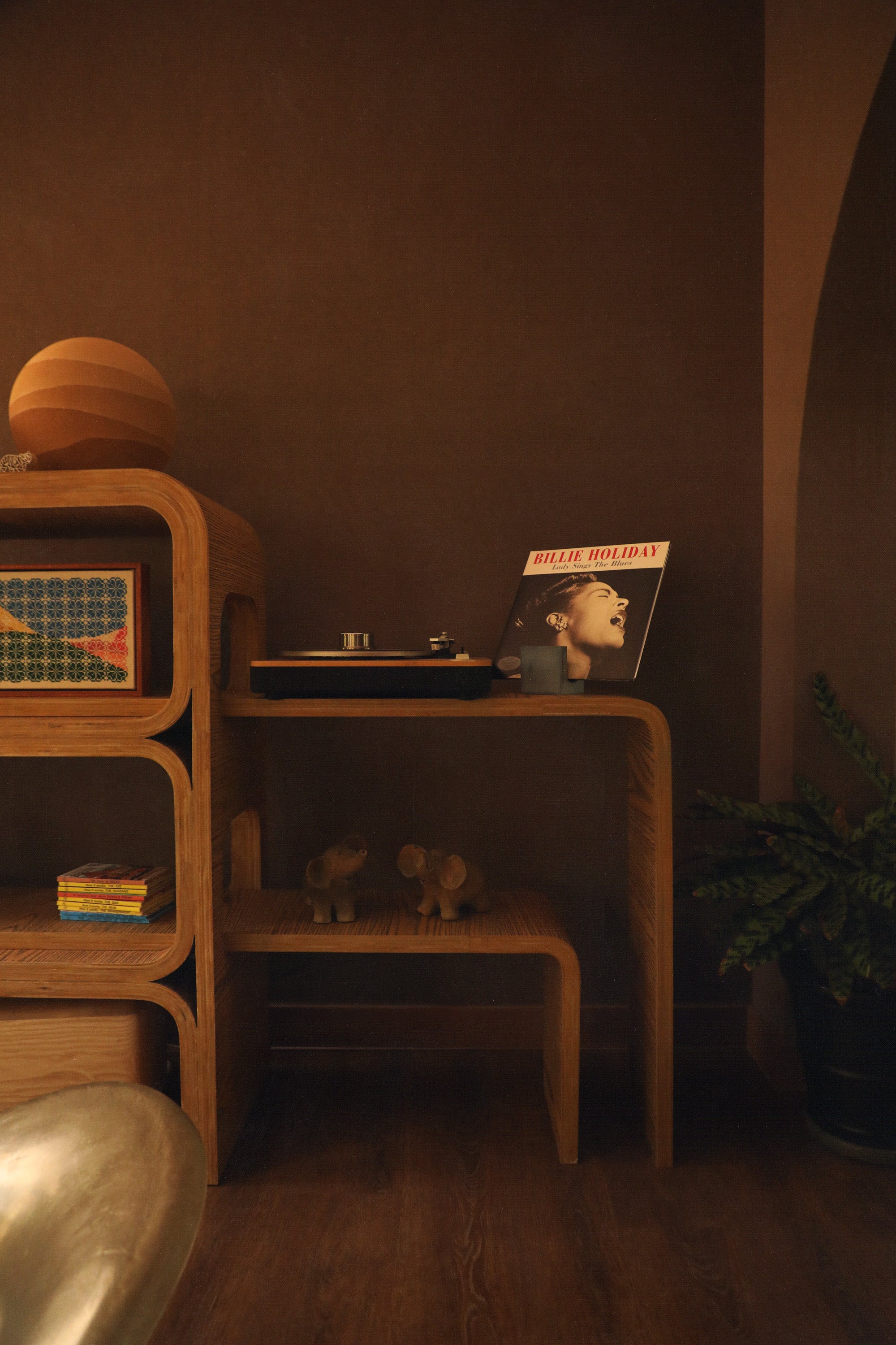 Shelly Desk