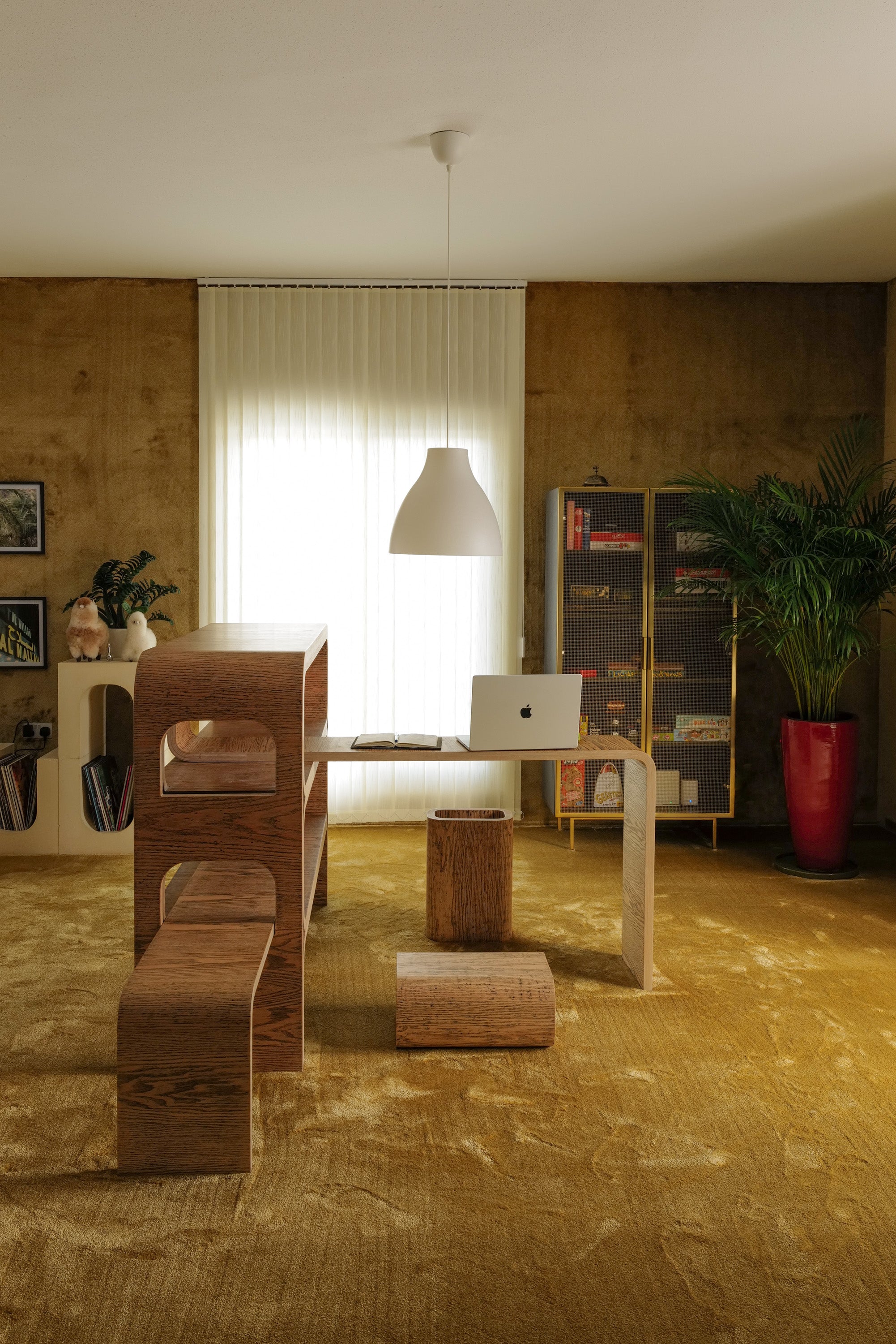 Shelly Desk